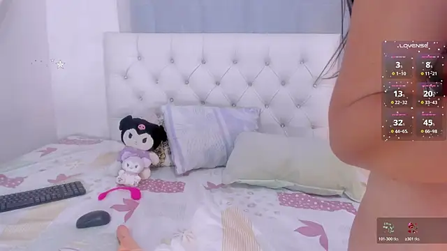 Snapshot of Scarlett_Montclair chatting on 04/06/26, 07:26 Scarlett Montclair online show from 04/06/26, 07:26