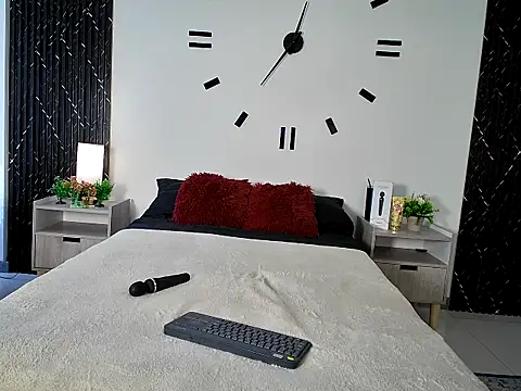 Snapshot of aurora_petitee chatting on 03/24/26, 01:11 aurora petitee online show from 03/24/26, 01:11