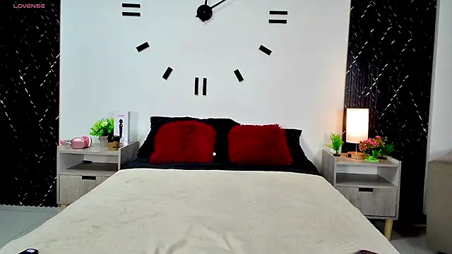 Snapshot of aurora_petitee chatting on 03/26/26, 12:25 aurora petitee online show from 03/26/26, 12:25