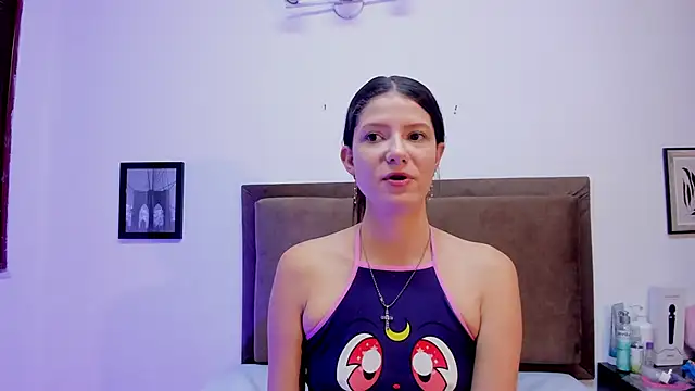 Snapshot of sofy_bonnet1 chatting on 06/08/26, 12:06 sofy bonnet1 online show from 06/08/26, 12:06