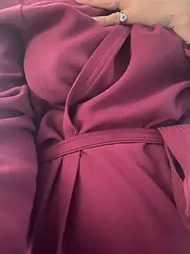 Supremegirlvibes online show from 04/06/26, 01:45