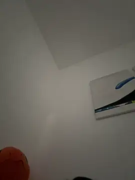 Supremegirlvibes online show from 05/03/26, 06:00