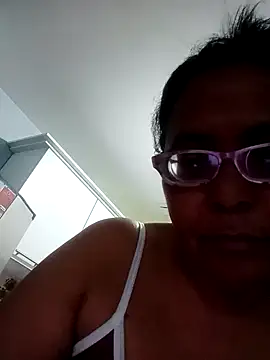 Snapshot of sexymomsn chatting on 05/25/26, 10:41 sexymomsn online show from 05/25/26, 10:41