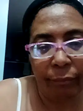 Snapshot of sexymomsn chatting on 05/08/26, 12:36 sexymomsn online show from 05/08/26, 12:36