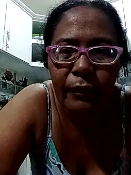 Snapshot of sexymomsn chatting on 04/18/26, 11:34 sexymomsn online show from 04/18/26, 11:34