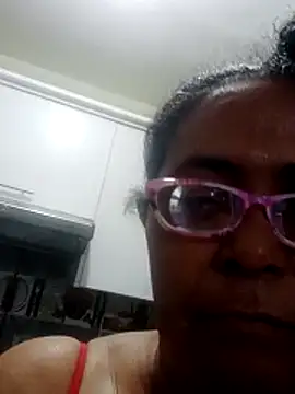 Snapshot of sexymomsn chatting on 06/03/26, 12:11 sexymomsn online show from 06/03/26, 12:11
