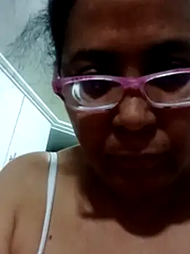 Snapshot of sexymomsn chatting on 05/31/26, 11:49 sexymomsn online show from 05/31/26, 11:49