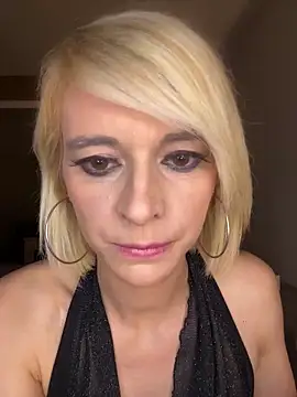 Snapshot of evaluminax chatting on 03/27/26, 09:27 evaluminax online show from 03/27/26, 09:27