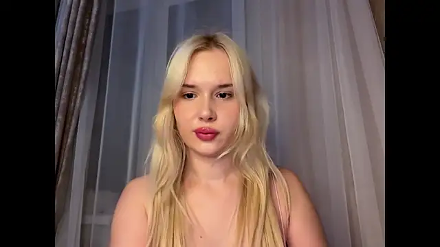 cutie chloee online show from 04/17/26, 04:54