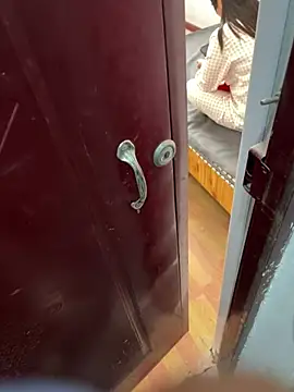 Snapshot of midnight-001 chatting on 04/05/26, 04:46 midnight-001 online show from 04/05/26, 04:46