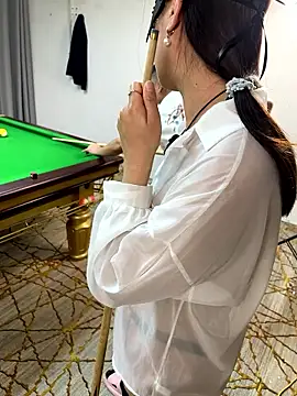 Snapshot of midnight-001 chatting on 04/14/26, 12:10 midnight-001 online show from 04/14/26, 12:10