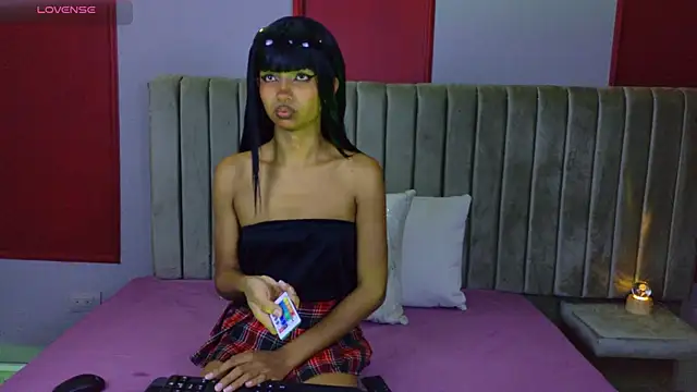 Snapshot of miablanc_cr chatting on 04/12/26, 12:30 miablanc cr online show from 04/12/26, 12:30