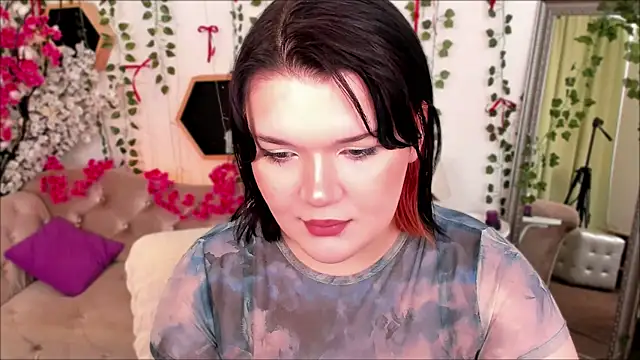 Sara Mour online show from 03/28/26, 05:41