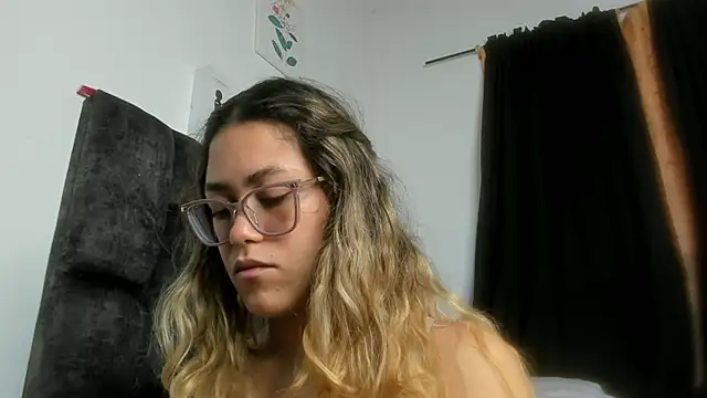 Snapshot of kyany__ chatting on 03/23/26, 12:49 kyany online show from 03/23/26, 12:49