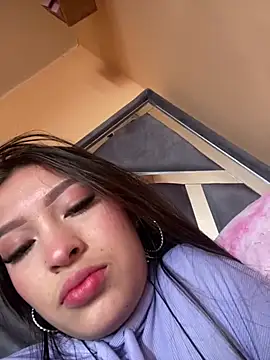 Snapshot of Itze_Mua chatting on 05/13/26, 02:13 Itze Mua online show from 05/13/26, 02:13