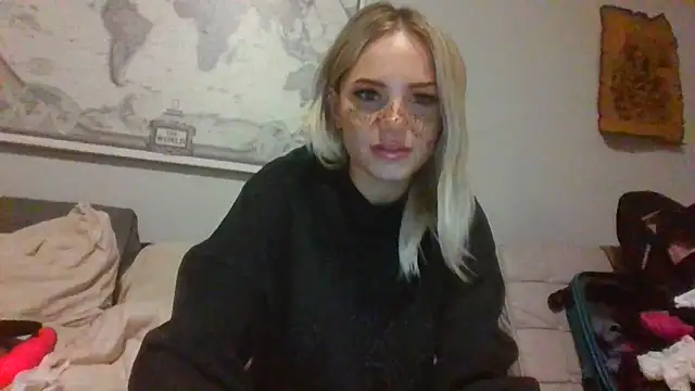 Snapshot of Britneycherry chatting on 07/01/26, 03:29 Britneycherry online show from 07/01/26, 03:29