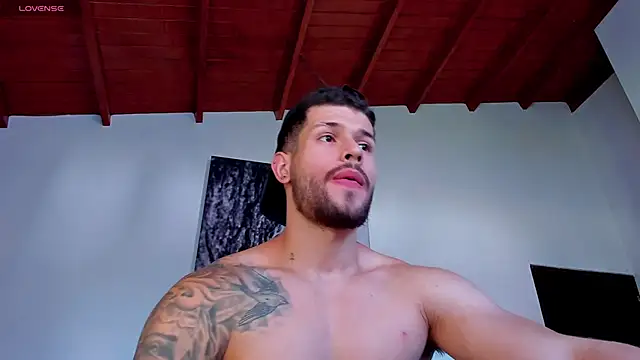 Snapshot of Santos_ramirez1 chatting on 04/26/26, 02:47 Santos ramirez1 online show from 04/26/26, 02:47