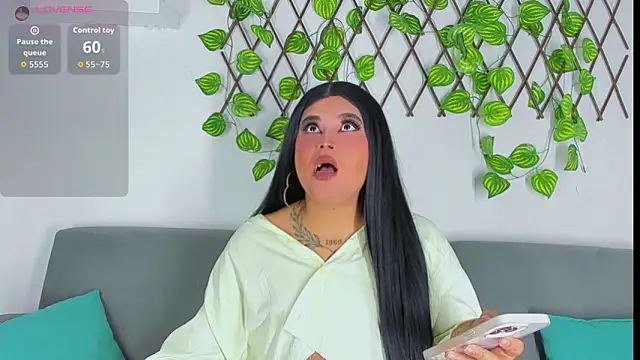 Snapshot of Arialane_ chatting on 03/31/26, 02:02 Arialane online show from 03/31/26, 02:02