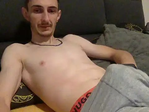 rmarcu01 online show from 04/15/26, 02:21