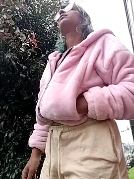 Snapshot of Abby_1-0 chatting on 04/05/26, 12:23 Abby 1-0 online show from 04/05/26, 12:23