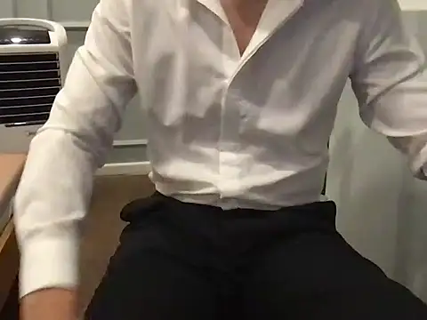 17Komodo online show from 07/08/26, 04:07