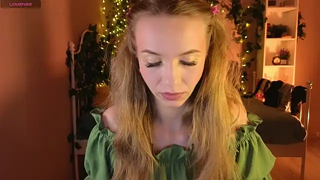 Snapshot of TonyRaymon chatting on 04/07/26, 06:15 TonyRaymon online show from 04/07/26, 06:15