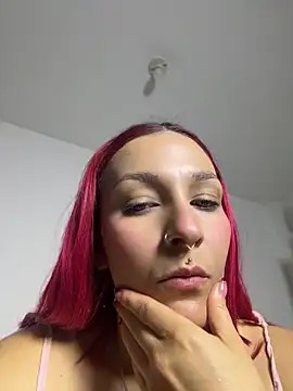 Snapshot of Amelie-RedHoney chatting on 06/03/26, 05:52 Amelie-RedHoney online show from 06/03/26, 05:52