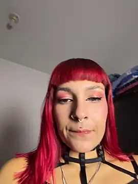 Snapshot of Amelie-RedHoney chatting on 06/27/26, 11:00 Amelie-RedHoney online show from 06/27/26, 11:00