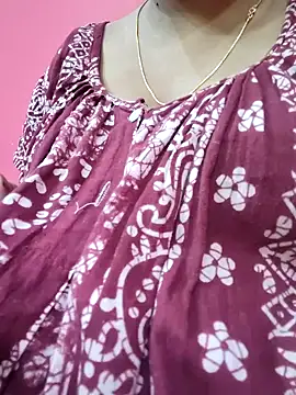 Snapshot of itz-priya chatting on 04/14/26, 10:15 itz-priya online show from 04/14/26, 10:15