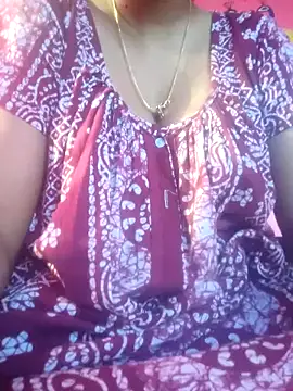 itz-priya online show from 04/14/26, 10:09