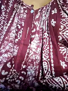 itz-priya online show from 04/06/26, 02:18