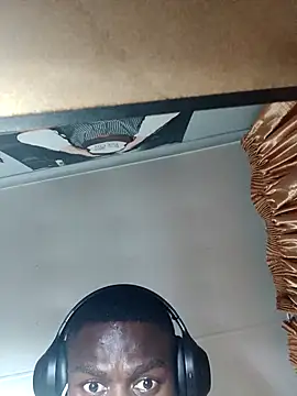 Snapshot of MilyLane chatting on 04/14/26, 06:13 MilyLane online show from 04/14/26, 06:13