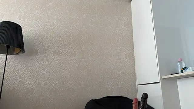 Snapshot of rossilaari chatting on 07/01/26, 02:17 rossilaari online show from 07/01/26, 02:17