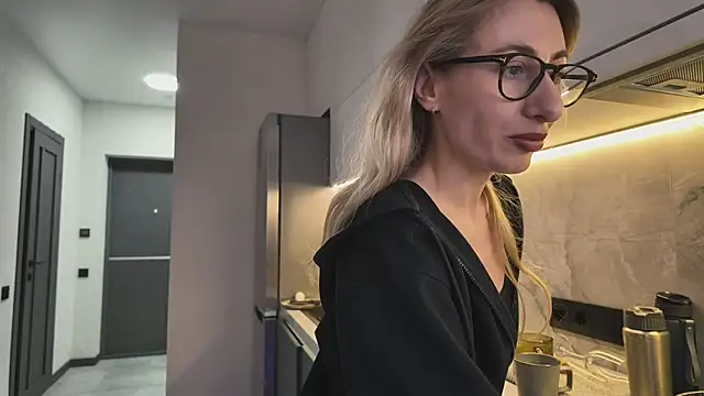 HEY KITSUNKA online show from 04/06/26, 06:31