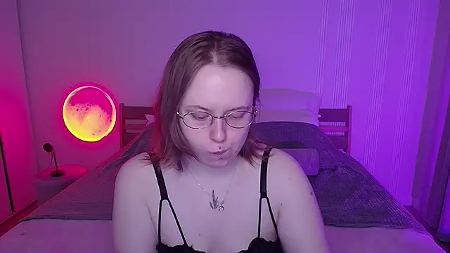 SelenaLily online show from 04/08/26, 01:23