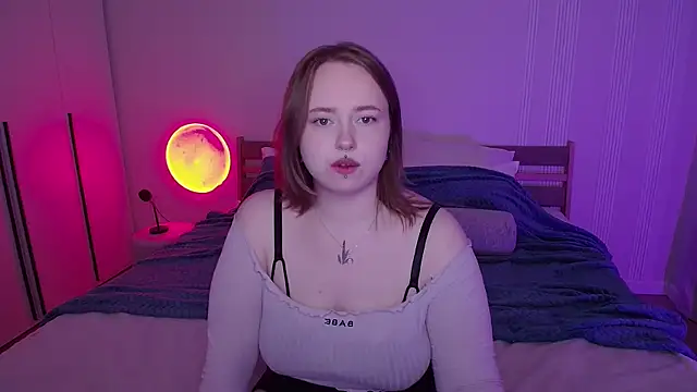 SelenaLily online show from 04/14/26, 04:34