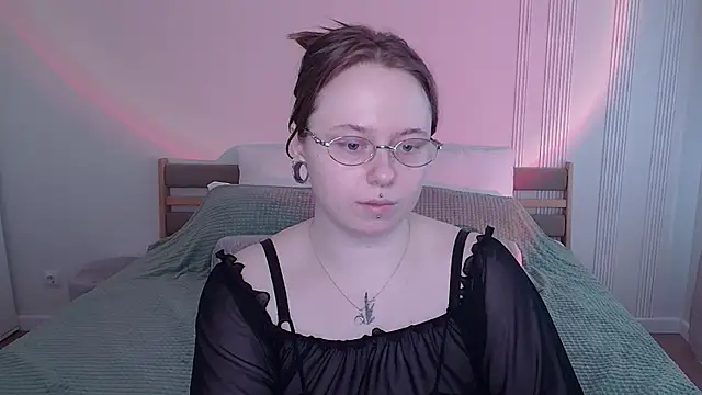 SelenaLily online show from 04/04/26, 02:23