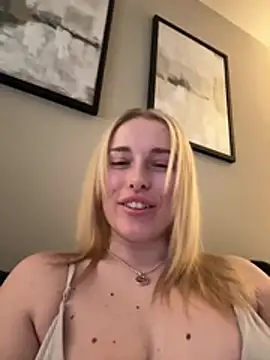 EloiseeUKK online show from 03/24/26, 07:30