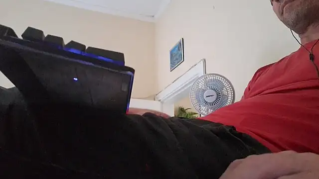 Sueliton2 online show from 03/31/26, 07:49