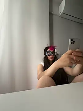 lilyums online show from 05/24/26, 10:48