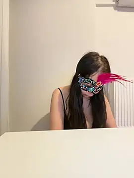 lilyums online show from 06/14/26, 11:06