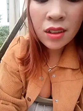 Snapshot of sena_baby chatting on 03/28/26, 11:06 sena baby online show from 03/28/26, 11:06