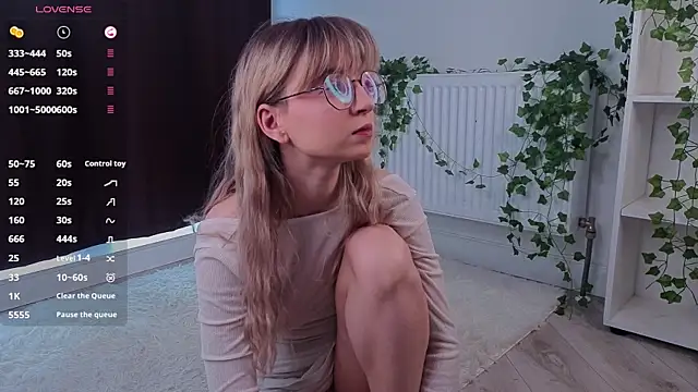 aviaveavii online show from 04/02/26, 02:57