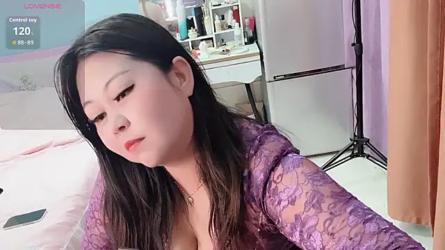 Snapshot of zhenzhen_bb chatting on 04/05/26, 01:07 zhenzhen bb online show from 04/05/26, 01:07