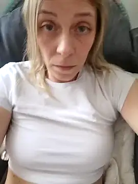 Foxyflame28 online show from 03/23/26, 12:27