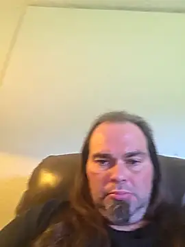 Snapshot of RickErtler chatting on 05/19/26, 11:01 RickErtler online show from 05/19/26, 11:01