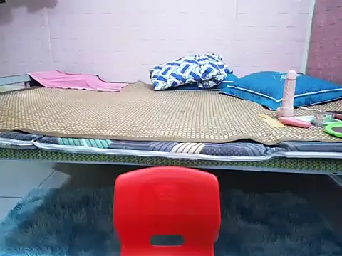 Snapshot of lusa_baby chatting on 04/14/26, 06:40 lusa baby online show from 04/14/26, 06:40