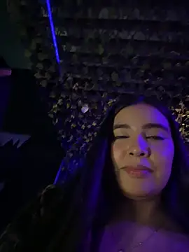 HaileyBiieber online show from 03/28/26, 02:23