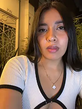 HaileyBiieber online show from 04/01/26, 11:56