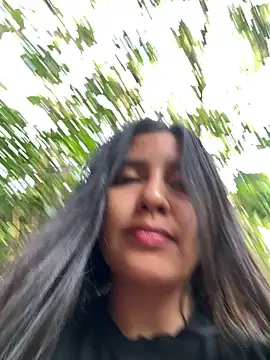 HaileyBiieber online show from 04/06/26, 10:22